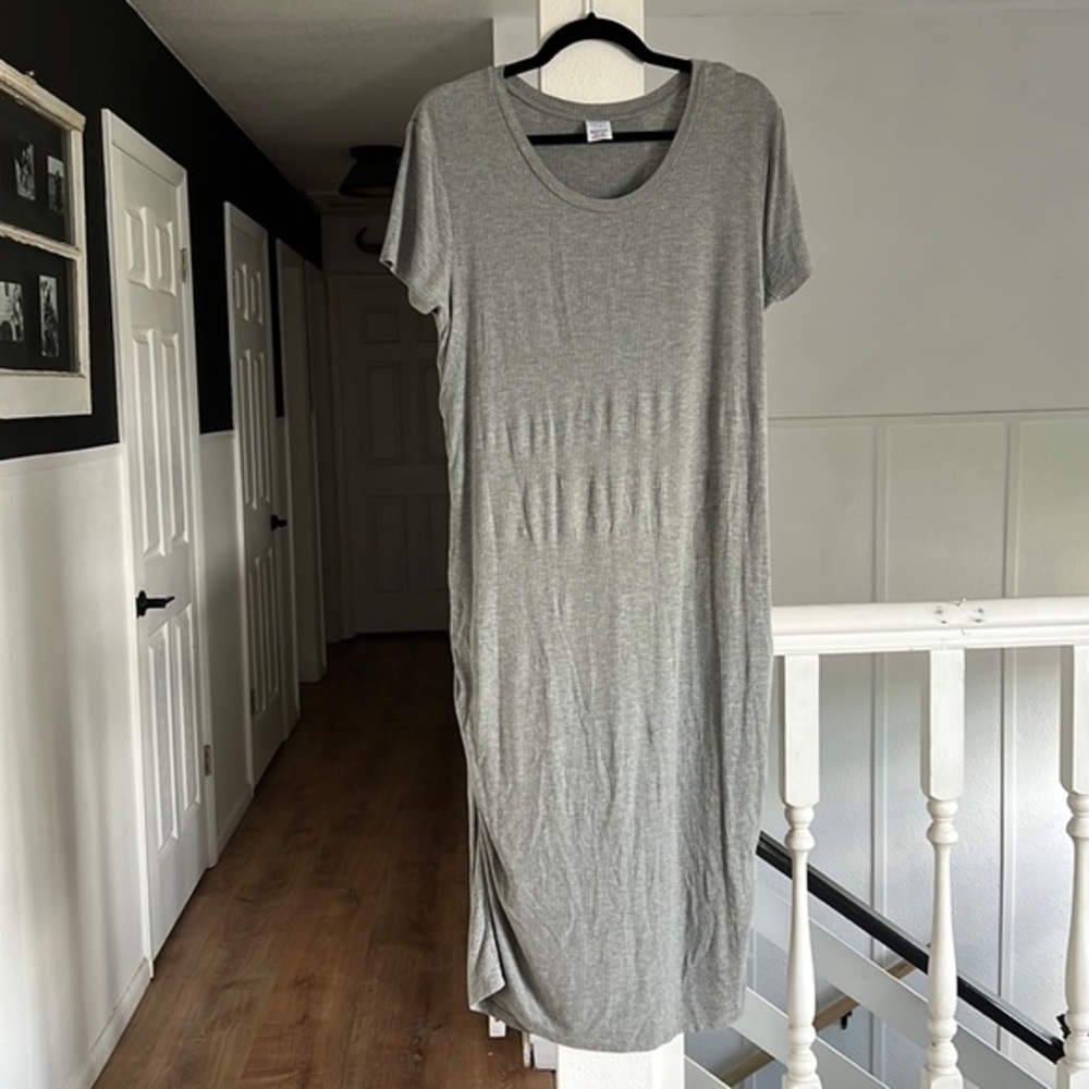Time and tru gray ribbed maternity midi length dress ruched sides for belly